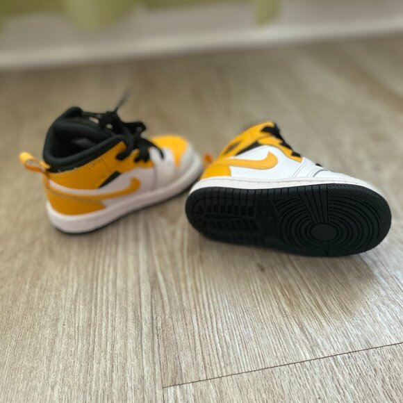 Black and yellow Size 4C toddler Jordan's - Picture 3 of 4